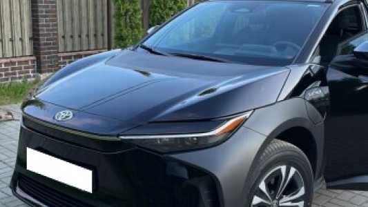Toyota BZ4X , 2023, пробег 44500 км