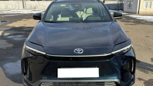 Toyota BZ4X , 2023, пробег 5400 км Toyota BZ4X , 2023, пробег 5400 км