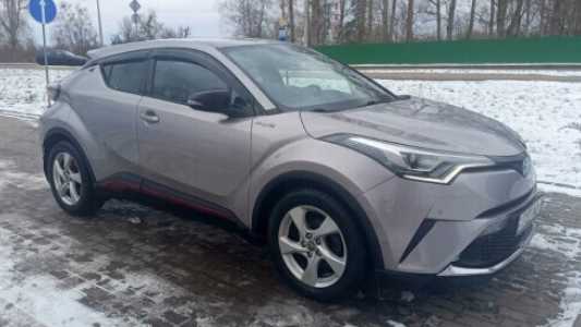 Toyota C-HR I, 2017, пробег 203500 км Toyota C-HR I, 2017, пробег 203500 км