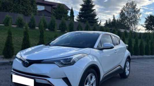 Toyota C-HR I, 2018, пробег 108000 км Toyota C-HR I, 2018, пробег 108000 км