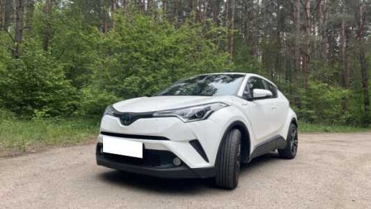 Toyota C-HR I, 2018, пробег 178000 км Toyota C-HR I, 2018, пробег 178000 км