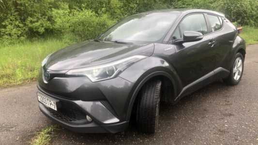 Toyota C-HR I, 2019, пробег 96000 км Toyota C-HR I, 2019, пробег 96000 км