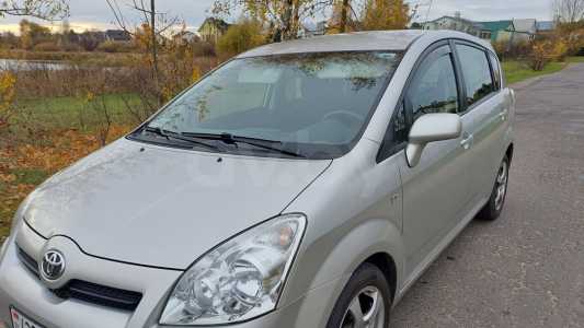 Toyota Corolla Verso II (AR10)