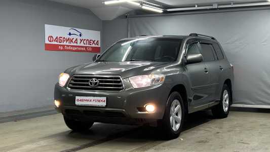 Toyota Highlander II (XU40)