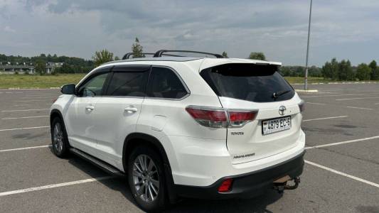 Toyota Highlander III (XU50)