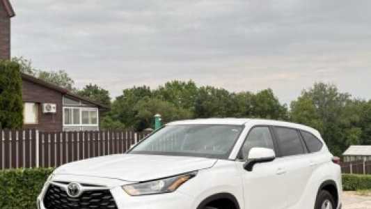 Toyota Highlander IV (XU70), 2023, пробег 42000 км Toyota Highlander IV (XU70), 2023, пробег 42000 км
