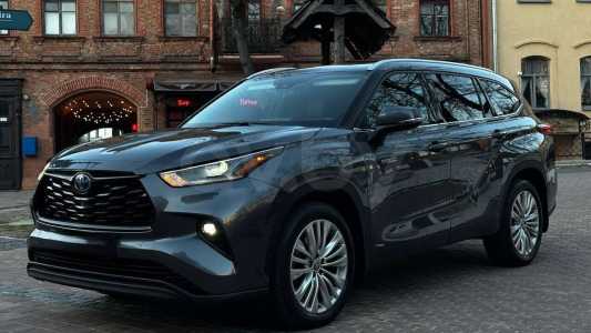 Toyota Highlander IV (XU70) Toyota Highlander IV (XU70)