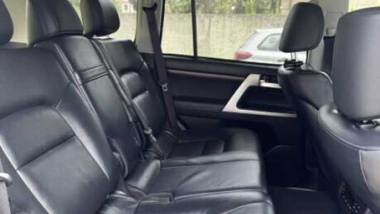 Toyota Land Cruiser J200  2-й рестайлинг, 2016, пробег 200000 км