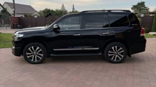 Toyota Land Cruiser J200 2-й рестайлинг, 2018, пробег 170000 км Toyota Land Cruiser J200 2-й рестайлинг, 2018, пробег 170000 км