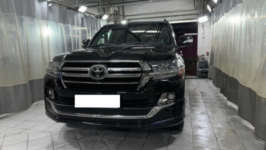 Toyota Land Cruiser J200  2-й рестайлинг, 2019, пробег 64000 км