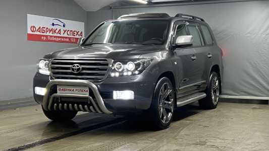 Toyota Land Cruiser J200