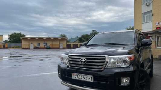 Toyota Land Cruiser J200  Рестайлинг, 2012, пробег 330000 км