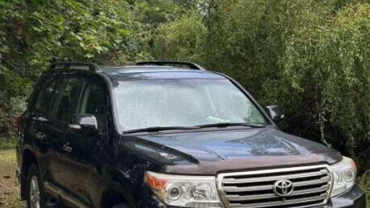Toyota Land Cruiser J200  Рестайлинг, 2013, пробег 320000 км