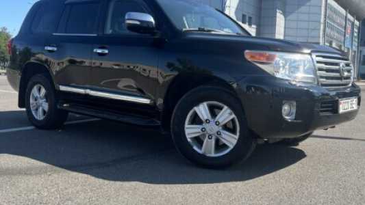 Toyota Land Cruiser J200  Рестайлинг, 2014, пробег 235000 км