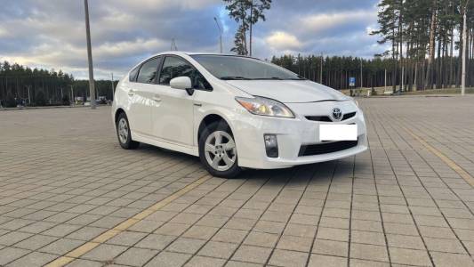 Toyota Prius III (XW30)