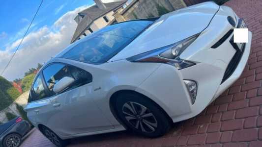Toyota Prius IV (XW50), 2016, пробег 180000 км Toyota Prius IV (XW50), 2016, пробег 180000 км