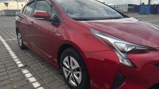 Toyota Prius IV (XW50), 2016, пробег 200000 км Toyota Prius IV (XW50), 2016, пробег 200000 км