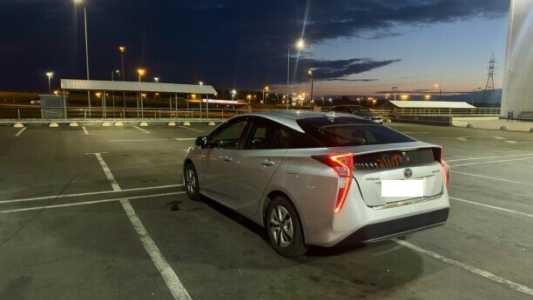 Toyota Prius IV (XW50), 2016, пробег 290000 км Toyota Prius IV (XW50), 2016, пробег 290000 км