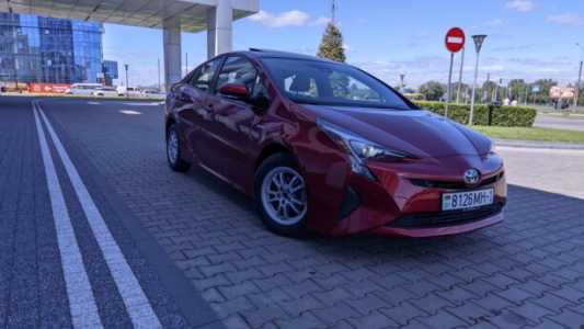 Toyota Prius IV (XW50), 2018, пробег 110000 км Toyota Prius IV (XW50), 2018, пробег 110000 км