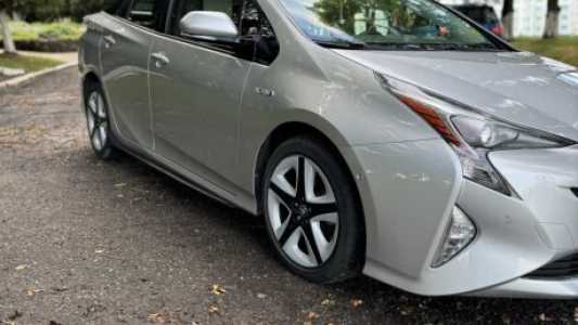 Toyota Prius IV (XW50), 2018, пробег 66000 км Toyota Prius IV (XW50), 2018, пробег 66000 км