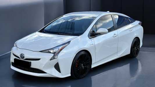 Toyota Prius IV (XW50)