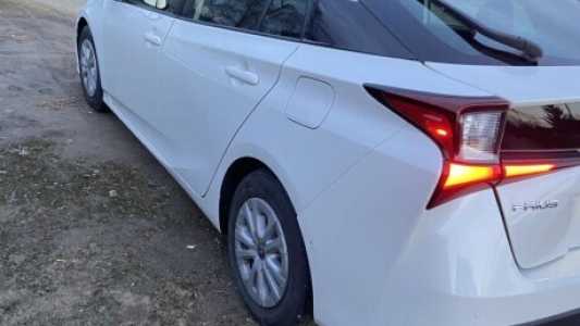 Toyota Prius IV (XW50) Рестайлинг, 2019, пробег 66000 км Toyota Prius IV (XW50) Рестайлинг, 2019, пробег 66000 км