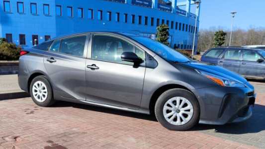 Toyota Prius IV (XW50)  Рестайлинг, 2019, пробег 75000 км
