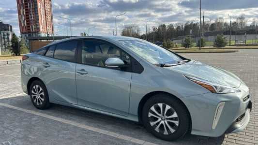Toyota Prius IV (XW50) Рестайлинг, 2021, пробег 58000 км Toyota Prius IV (XW50) Рестайлинг, 2021, пробег 58000 км