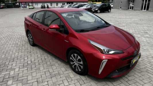 Toyota Prius IV (XW50) Рестайлинг, 2021, пробег 98000 км Toyota Prius IV (XW50) Рестайлинг, 2021, пробег 98000 км