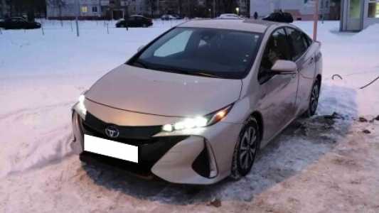 Toyota Prius Prime , 2019, пробег 126000 км Toyota Prius Prime , 2019, пробег 126000 км
