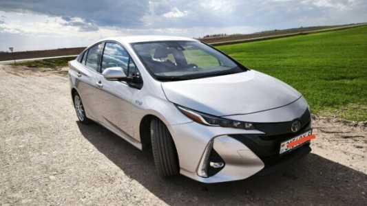 Toyota Prius Prime , 2019, пробег 142500 км Toyota Prius Prime , 2019, пробег 142500 км