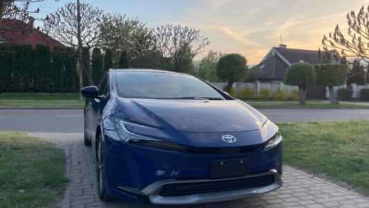 Toyota Prius V (XW60), 2023, пробег 2455 км Toyota Prius V (XW60), 2023, пробег 2455 км