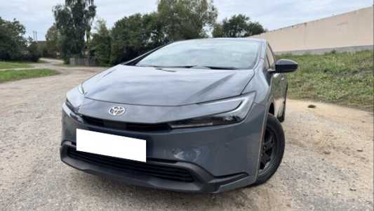 Toyota Prius V (XW60), 2023, пробег 35000 км