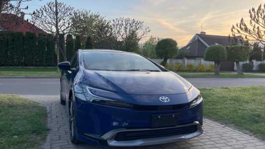 Toyota Prius V (XW60)