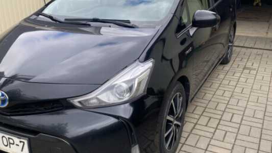 Toyota Prius V(+) ZVW40/41 Рестайлинг, 2015, пробег 180246 км Toyota Prius V(+) ZVW40/41 Рестайлинг, 2015, пробег 180246 км