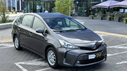 Toyota Prius V(+) ZVW40/41 Рестайлинг