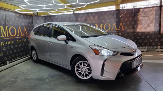 Toyota Prius V(+) ZVW40/41 Рестайлинг