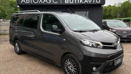 Toyota ProAce Verso II, 2020, пробег 145560 км Toyota ProAce Verso II, 2020, пробег 145560 км