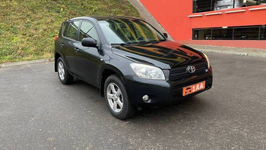 Toyota RAV4 III (XA30)