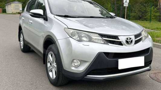 Toyota RAV4 IV (XA40)