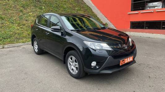 Toyota RAV4 IV (XA40)