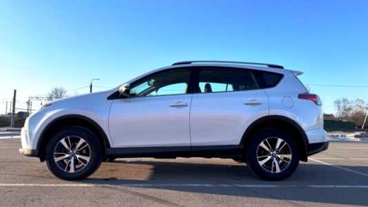 Toyota RAV4 IV (XA40)  Рестайлинг, 2016, пробег 207125 км