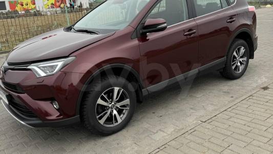 Toyota RAV4 IV (XA40) Рестайлинг