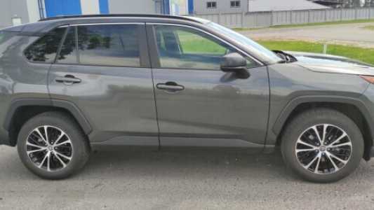 Toyota RAV4 V (XA50), 2018, пробег 75000 км Toyota RAV4 V (XA50), 2018, пробег 75000 км