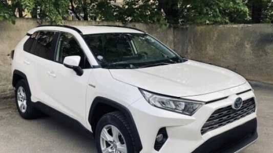Toyota RAV4 V (XA50), 2019, пробег 105000 км