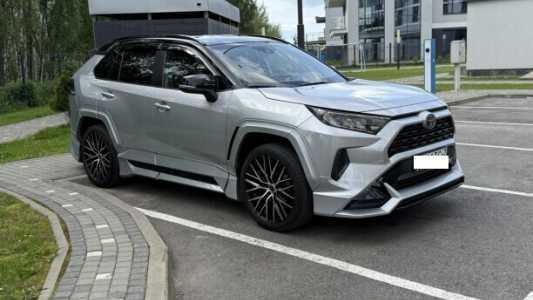 Toyota RAV4 V (XA50), 2019, пробег 68000 км Toyota RAV4 V (XA50), 2019, пробег 68000 км