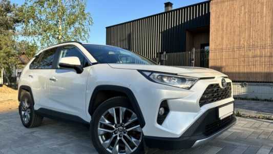 Toyota RAV4 V (XA50), 2020, пробег 130000 км Toyota RAV4 V (XA50), 2020, пробег 130000 км