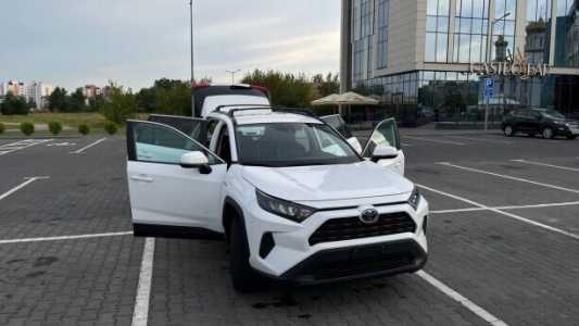 Toyota RAV4 V (XA50), 2020, пробег 44000 км Toyota RAV4 V (XA50), 2020, пробег 44000 км