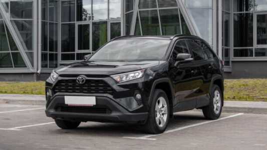 Toyota RAV4 V (XA50), 2021, пробег 70000 км Toyota RAV4 V (XA50), 2021, пробег 70000 км