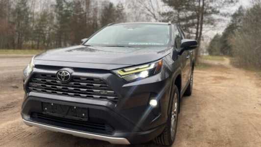 Toyota RAV4 V (XA50), 2022, пробег 45000 км Toyota RAV4 V (XA50), 2022, пробег 45000 км